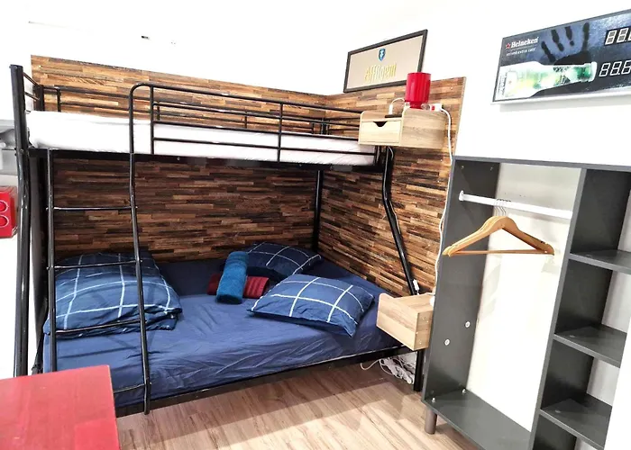10 - Joli studio neuf avec vue sur jardin arboré, parking privatif gratuit